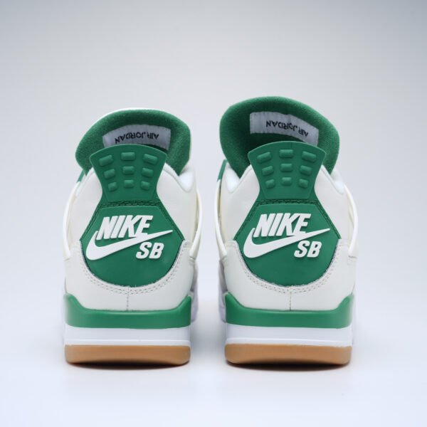 Air Jordan4 Retro SB Pine Green Midweek Heat - Image 3