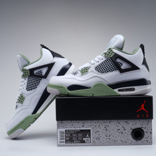 Air Jordan Women's Air Jordan 4 Retro 'Seafoam'