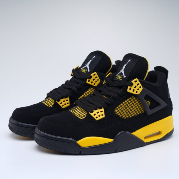 Air Jordan4 Retro Thunder 2023