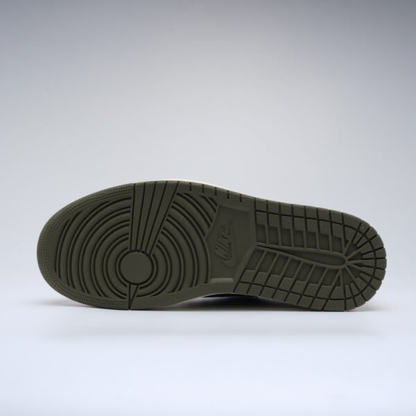 Air Jordan 1 Retro Low OG SP Olive green - Image 3