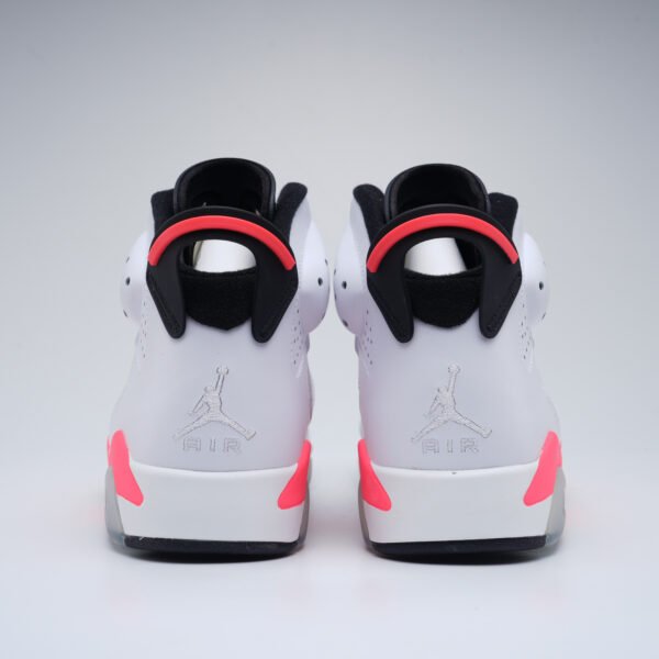 Jordan 6 Retro Bulls 2010 - Image 2