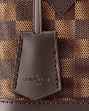 Louis Vuitton Alma BB – Chic and Compact-5